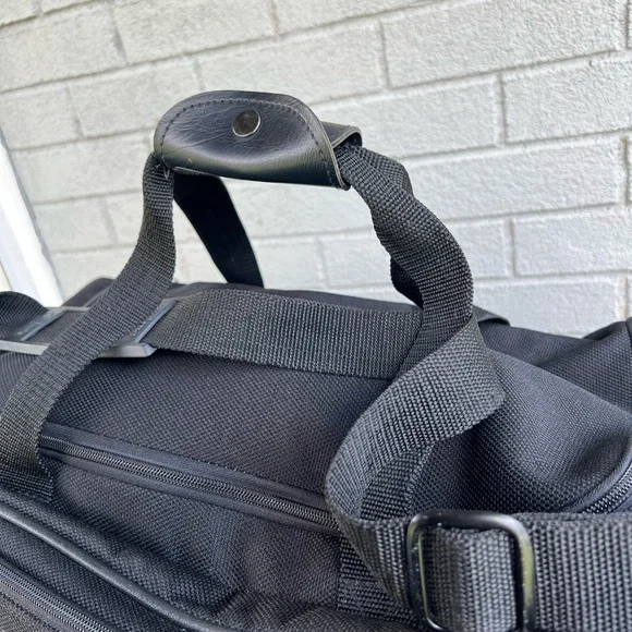 COPY - Atlantic Black Tote Duffel Bag Luggage - Picture 7 of 8